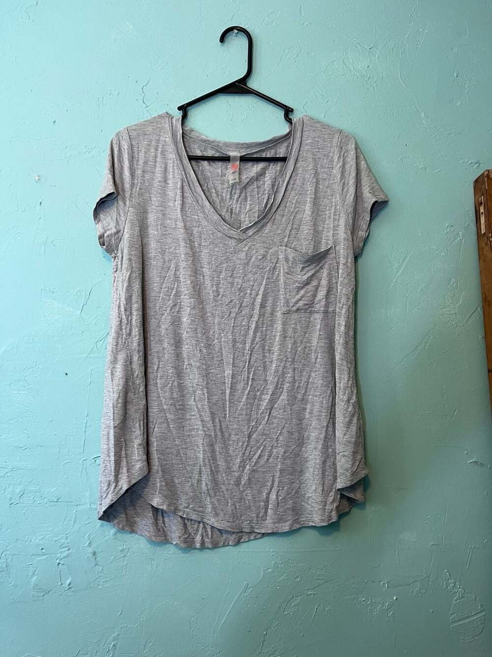 Mono b Gray V-Neck Pocket Tee Size M
